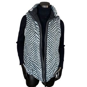 Casual Identity Faux Fur Vest NWT Women Size Small Animal Print Black White